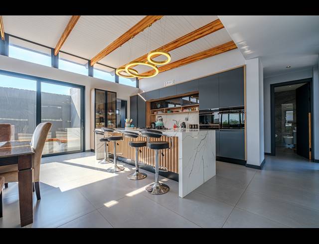 4 BEDROOM FREEHOLD FOR SALE IN SEATON ESTATE